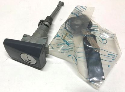 Picture of Mercedes W124 door lock tumbler with key, 1247600477